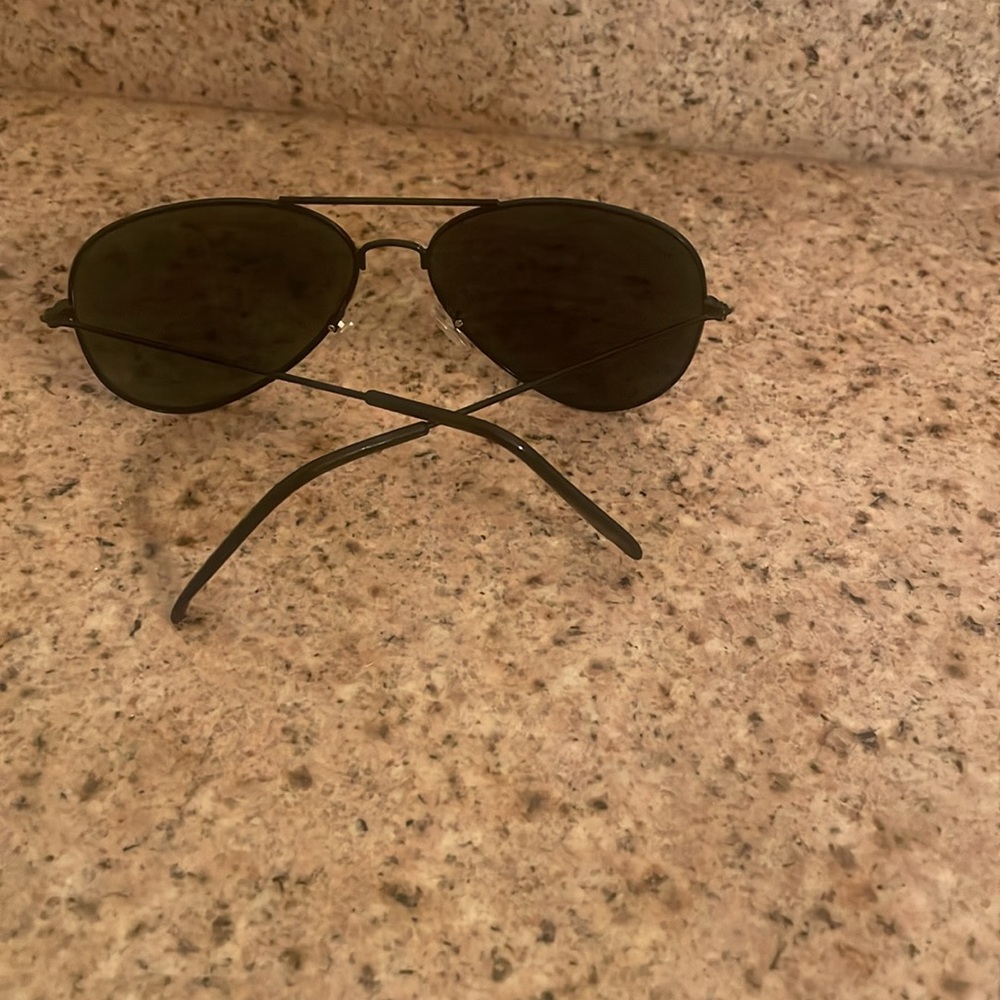 Ray-Ban Aviators - Picture 2 of 4